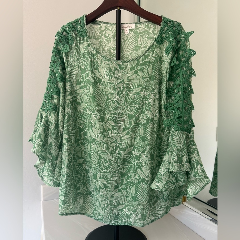 Anneliese Green Leaf Print Blouse with Lace Sleeves US-M